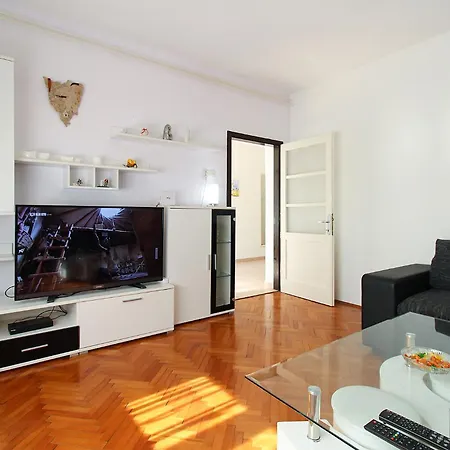 Branka 2411 * Ližnjan