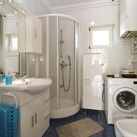 Branka 2411 Ližnjan