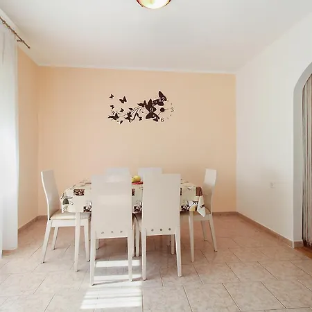 Branka 2411 Apartmán *